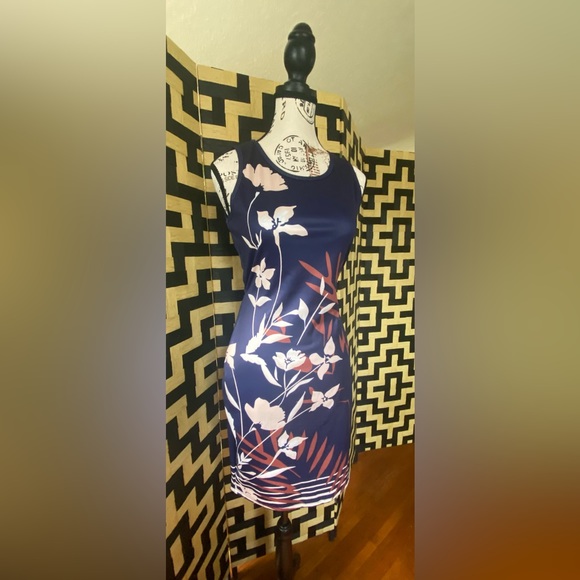 Leaf and Floral Print Dress - Picture 2 of 7